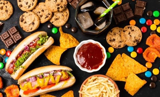 Best-Bowling-Alley-Snacks-You-Should-Try-Between-Frames