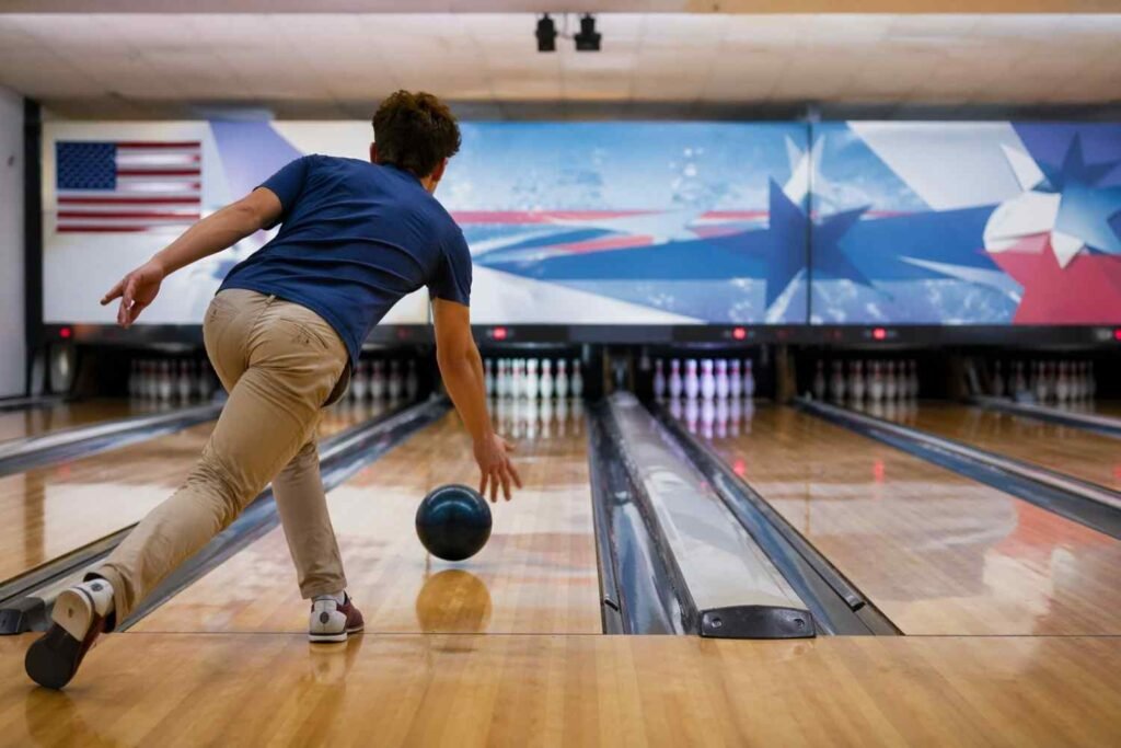 Bowling Techniques For Beginners That Help You Play With Confidence