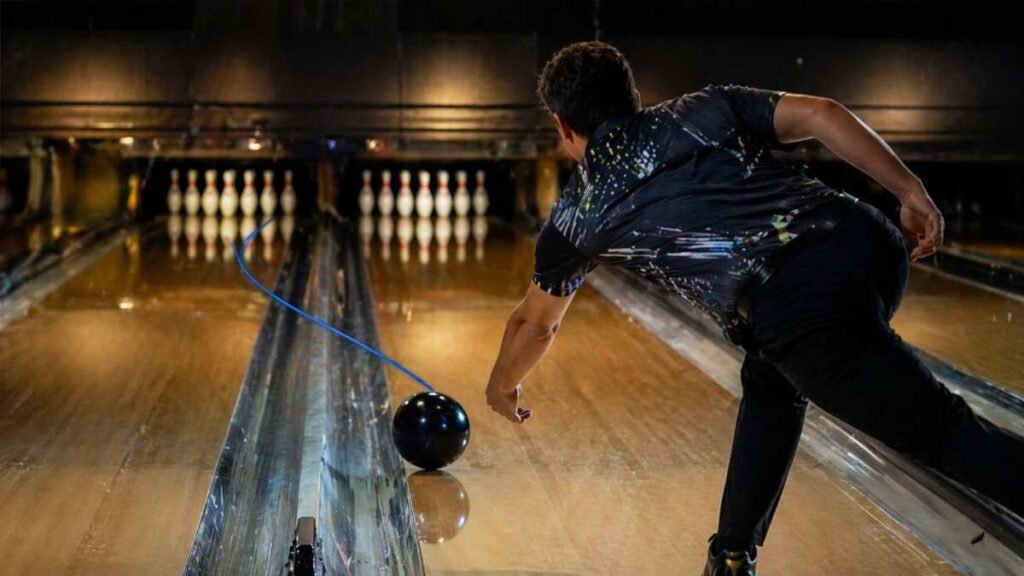 Bowling Tips For Left Handers That Give You An Edge