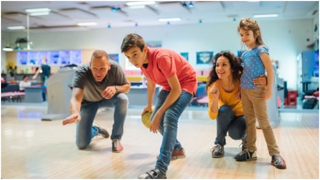 Best Bowling Alley for Families in the USA (Top Picks)